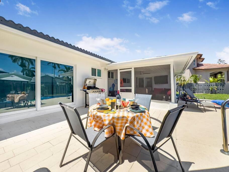 Amazing Home W Heated Pool 8 Mins To The Beach Lighthouse Point Exterior photo